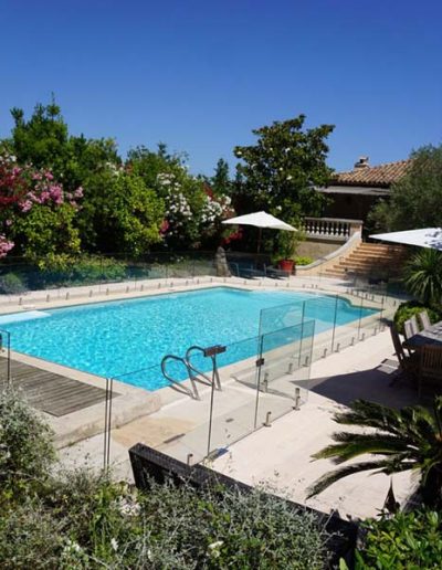 Stunning frameless glass pool protection