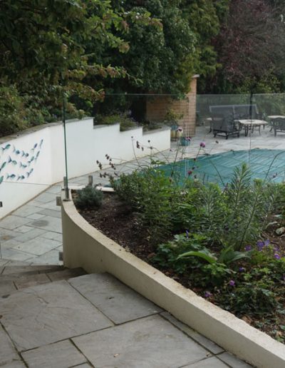 Wind protection, fall protection and pool safety glass barrier