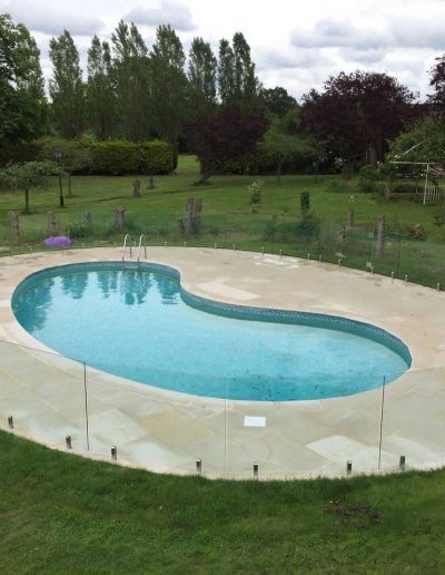Stunning garden - stunning frameless glass barrier