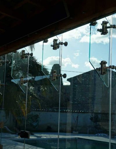 Unique design - stunning glass wall