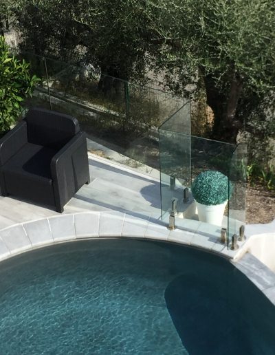 Beautiful mountain top apartment with infinity pool overlooking Nice