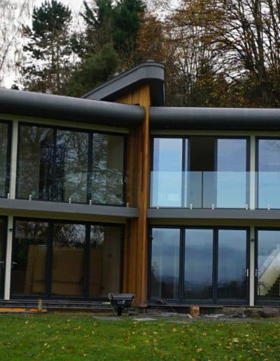 Balcony glass fencing
